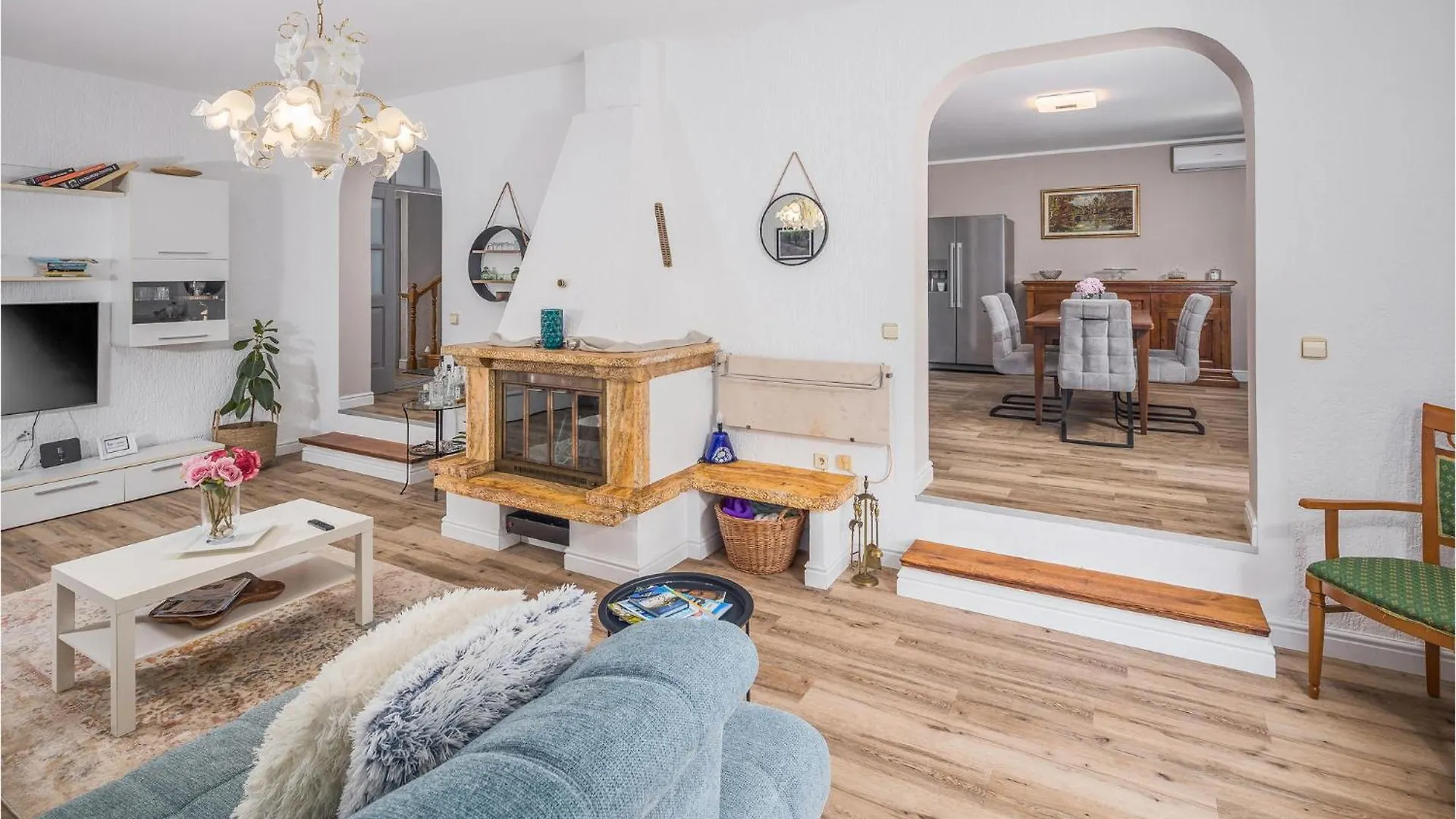 4 Bedroom Stunning Home In Žbandaj 0*,  Croácia