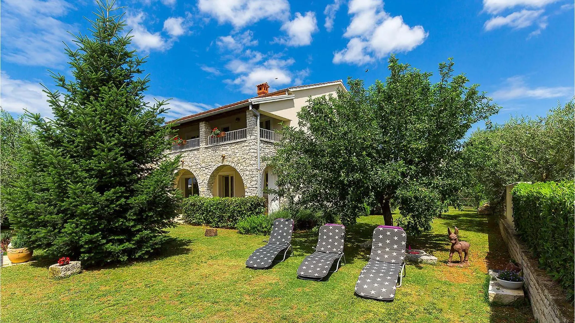 بيت للعطل 4 Bedroom Stunning Home In Žbandaj