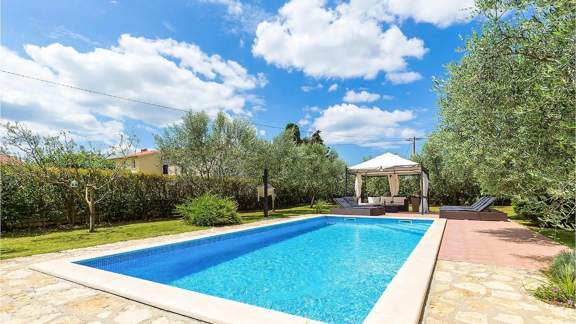 Casa de Férias 4 Bedroom Stunning Home In Žbandaj Croácia