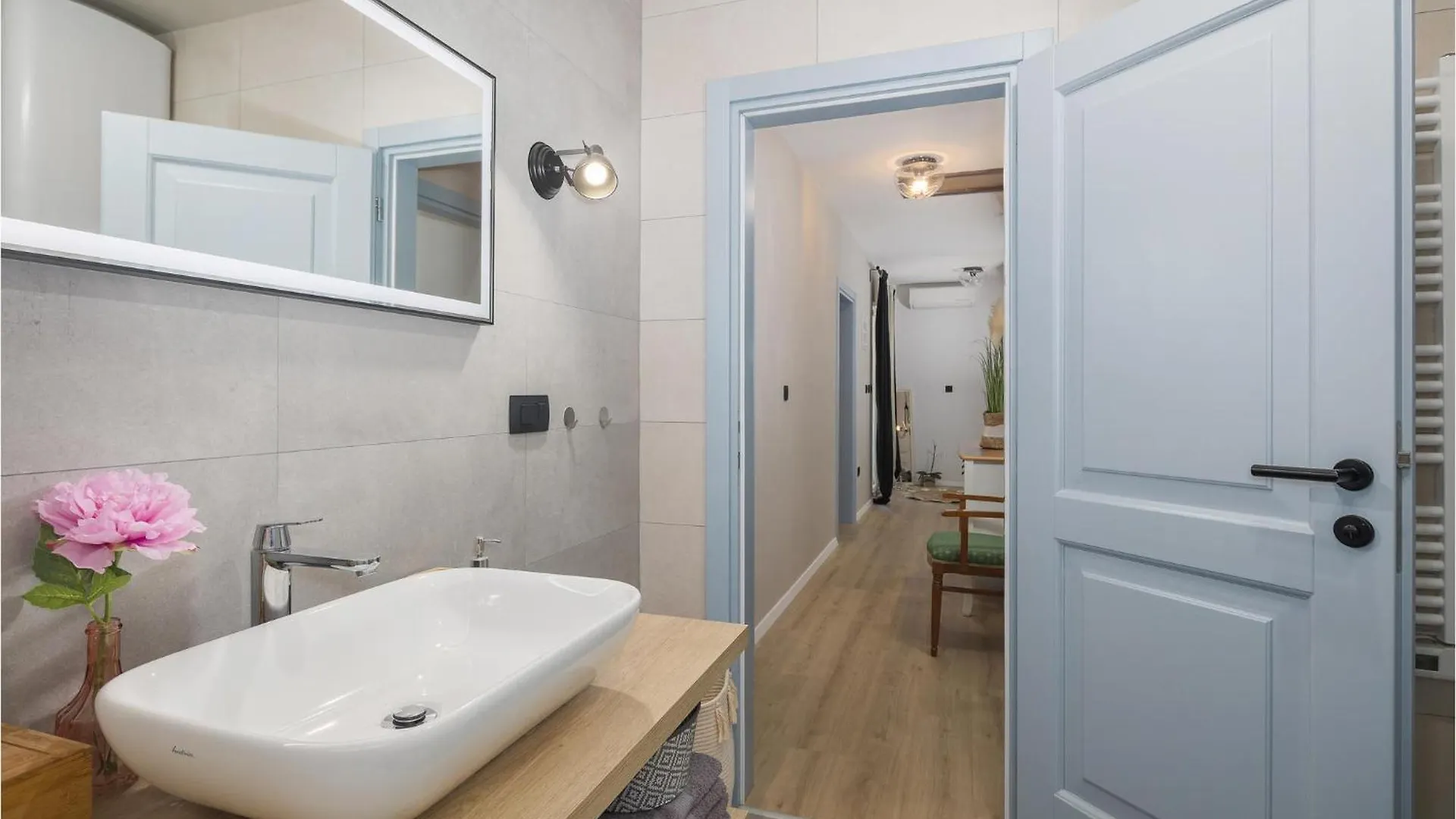 4 Bedroom Stunning Home In Žbandaj